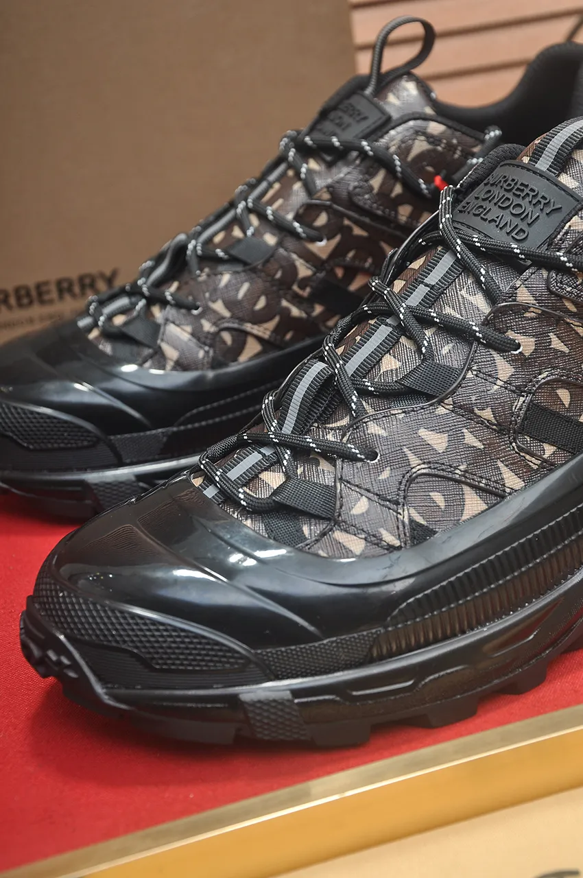Men's shoes 💰640💶[Burberry] (cowhide lining) classic low-top sneakers｜Imported cowhide with classic plaid fabric｜Cow leather lining｜Original outsole｜Fine workmanship and comfortable to wear Size: 38-44 (customized at 45)